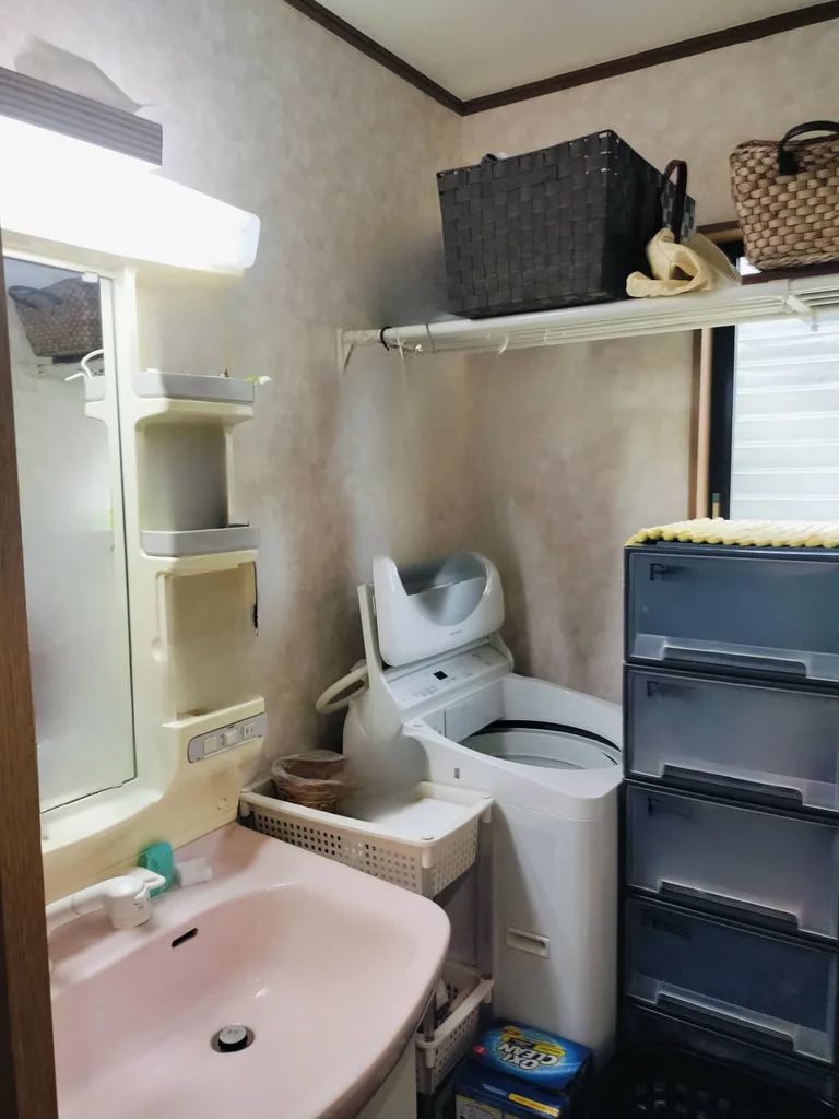 施工前 ── 既存の洗面台