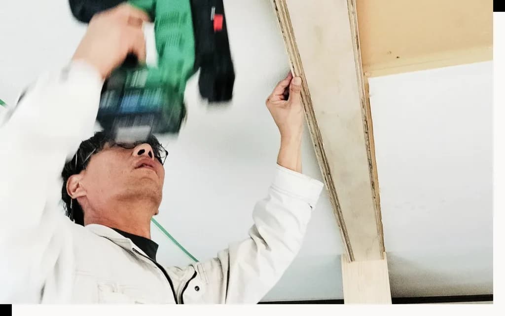 大工歴30年の職人による天井施工の現場
