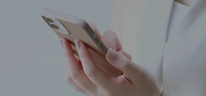 スマートフォンから気軽に無料見積もり・相談をする手元