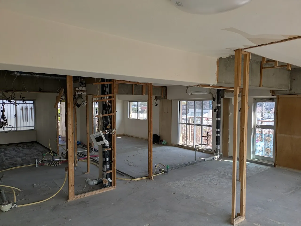 施工前のスケルトン状態の部屋